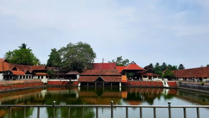 Ambalapuzha Sri Krishna Temple with its sacred pond and traditional Kerala architecture, an iconic stop on a Kerala temple tour.