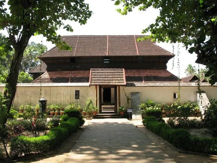 Front view of Krishnapuram Palace in Alleppey, a peaceful heritage spot often included in Alleppey travel packages.